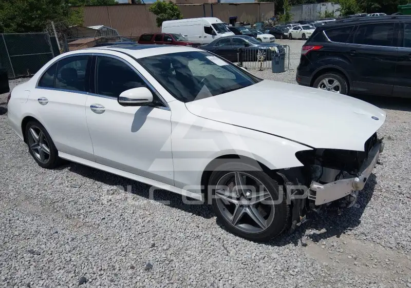 2017 Mercedes Benz E 300 фото