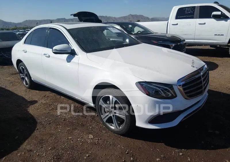 2017 Mercedes Benz E 300 photo
