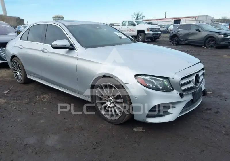 2017 Mercedes Benz E 300 фото