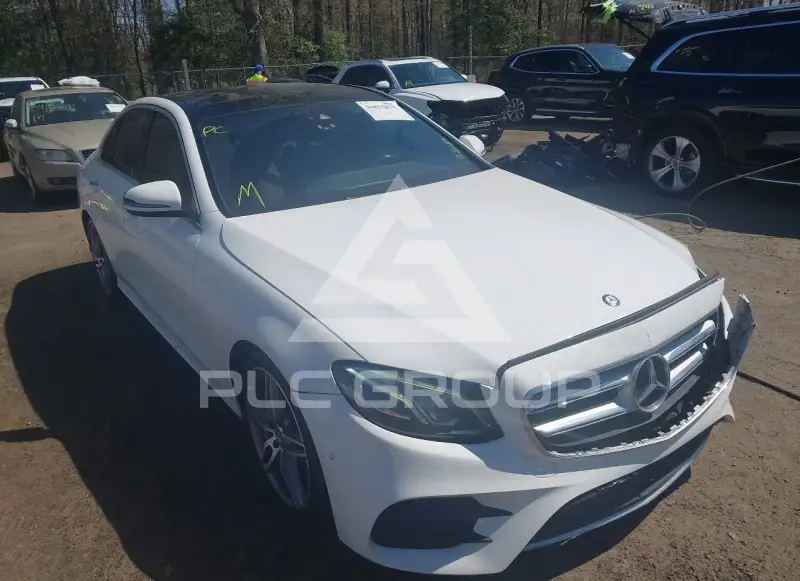 2017 Mercedes Benz E 300 фото