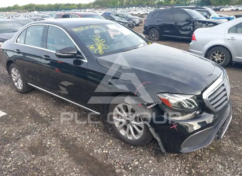 2017 Mercedes Benz E 300 фото