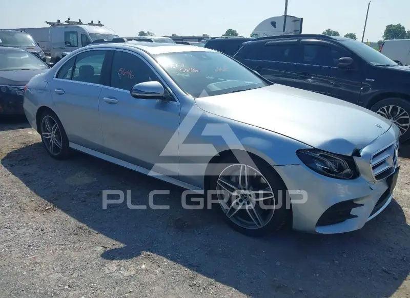 2017 Mercedes Benz E 300 photo