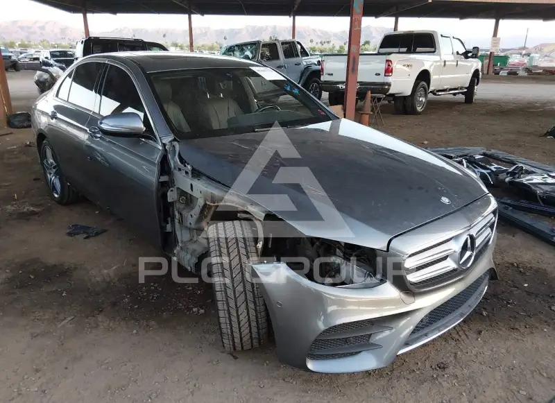 2017 Mercedes Benz E 300 фото