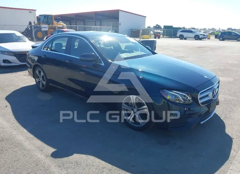 2017 Mercedes Benz E 300 фото
