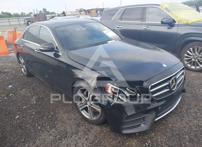 2017 Mercedes Benz E 300 фото