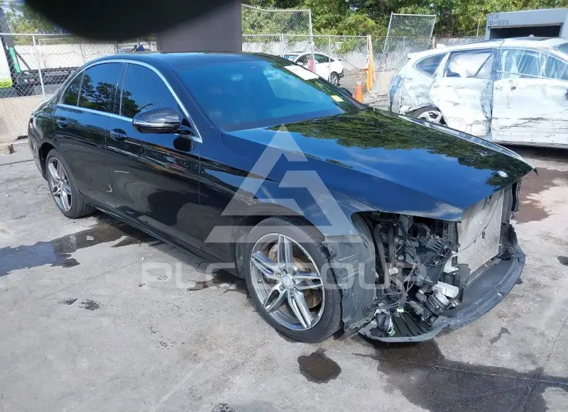 2017 Mercedes Benz E 300 фото