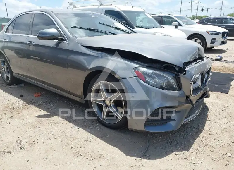 2017 Mercedes Benz E 300 фото