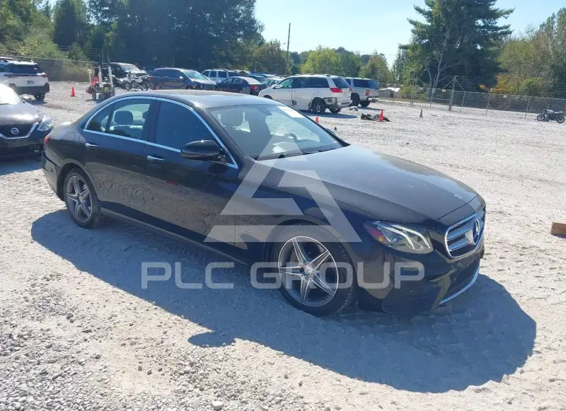 2017 Mercedes Benz E 300 фото