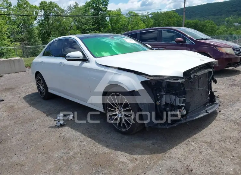 2017 Mercedes Benz E 300 фото