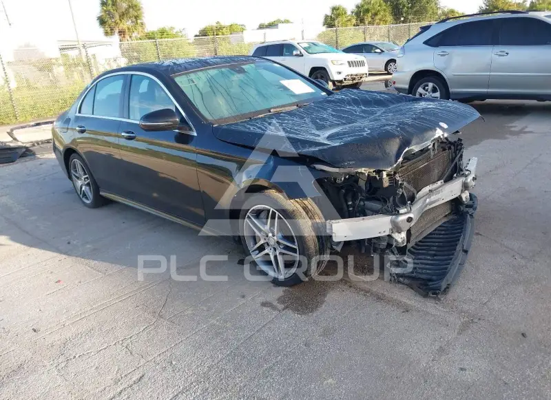 2017 Mercedes Benz E 300 фото