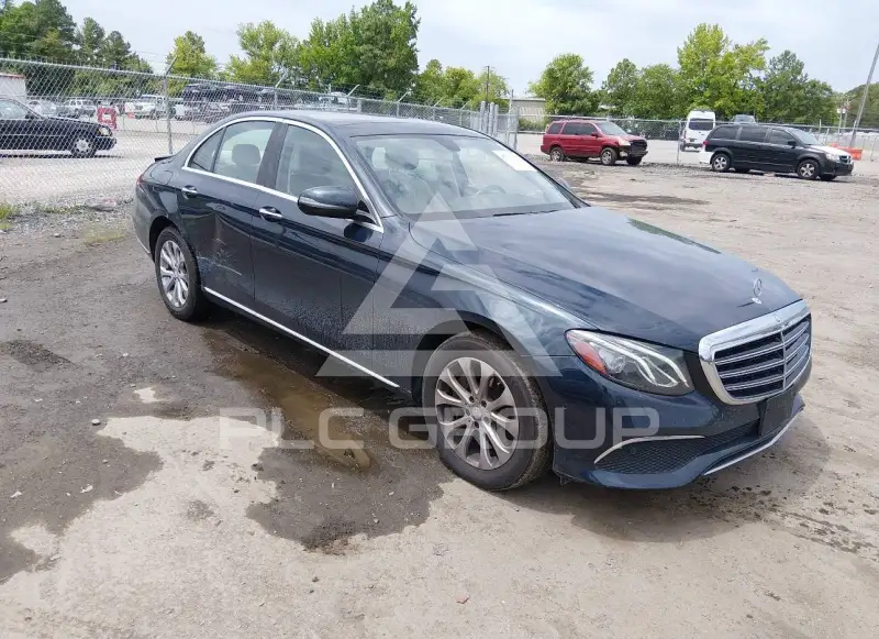 2017 Mercedes Benz E 300 фото