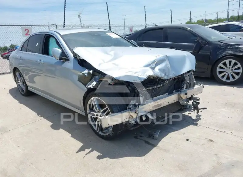 2017 Mercedes Benz E 300 photo