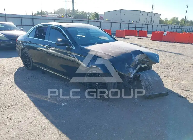 2017 Mercedes Benz E 300 photo