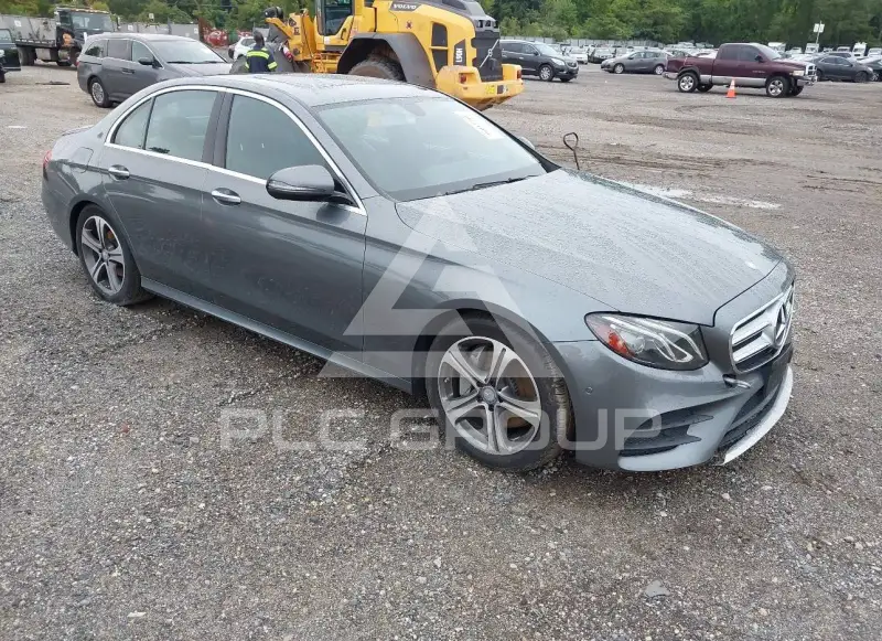 2017 Mercedes Benz E 300 photo