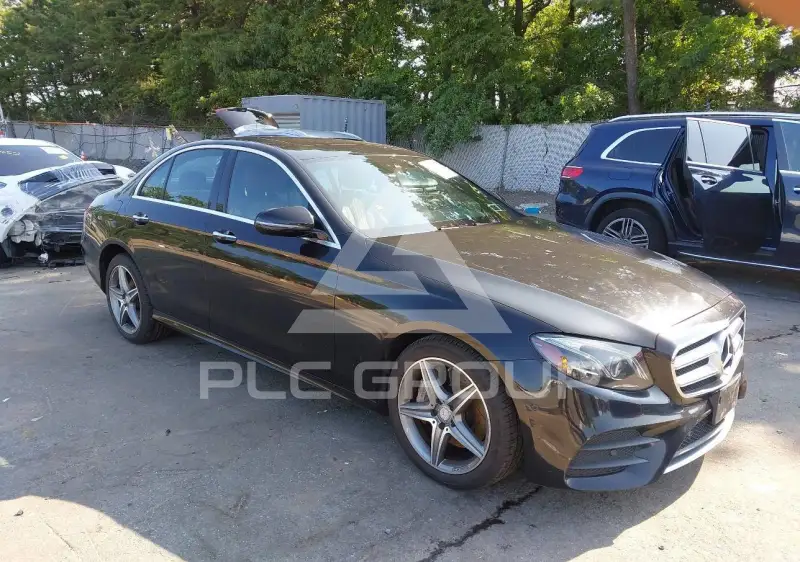 2017 Mercedes Benz E 300 фото