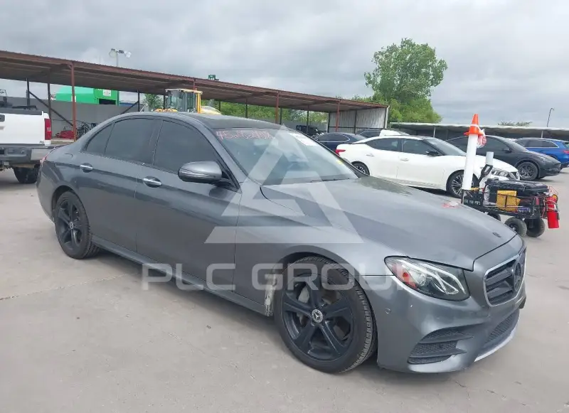 2017 Mercedes Benz E 300 photo