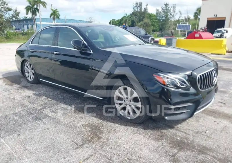 2017 Mercedes Benz E 300 фото