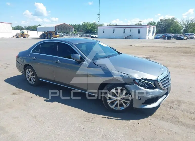 2017 Mercedes Benz E 300 фото