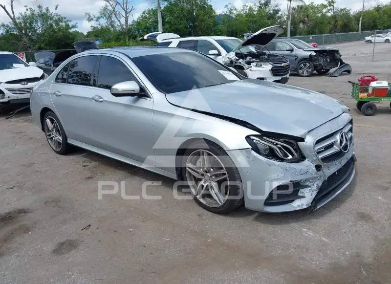 2017 Mercedes Benz E 300 фото