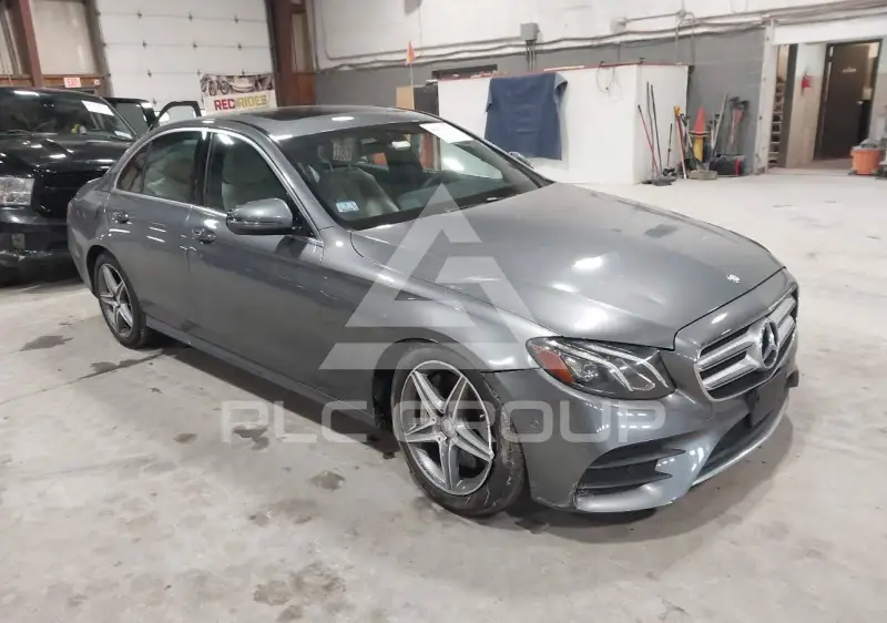 2017 Mercedes Benz E 300 фото
