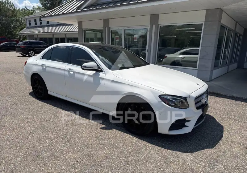 2017 Mercedes Benz E 300 фото