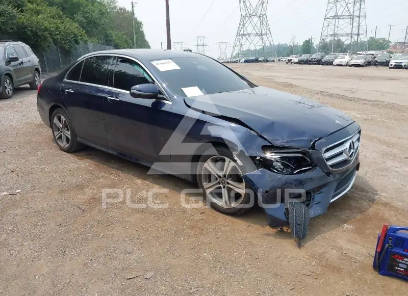 2017 Mercedes Benz E 300 photo