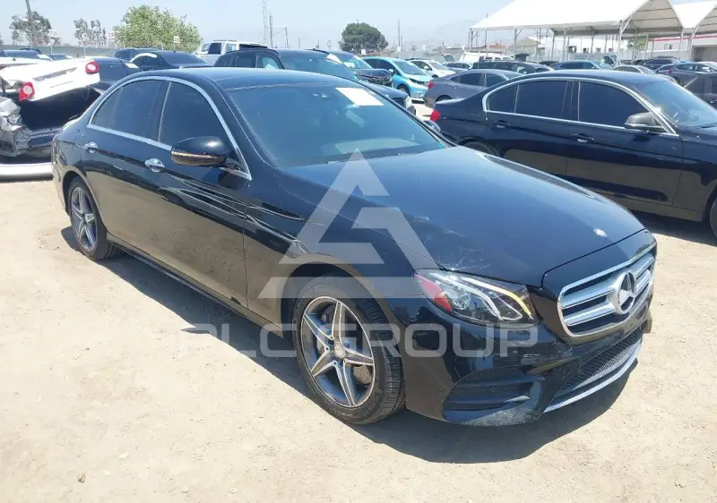 2017 Mercedes Benz E 300 фото