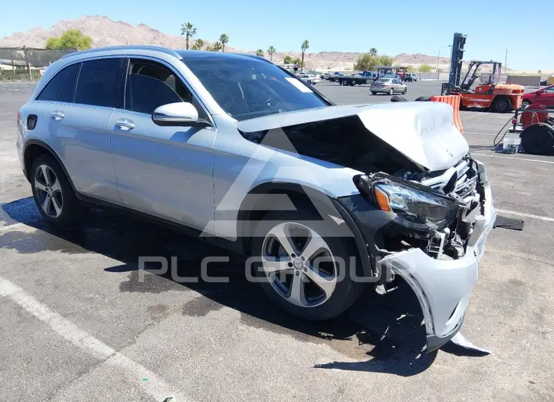 2017 Mercedes Benz GLC 300 photo