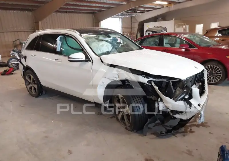 2017 Mercedes Benz GLC 300 фото