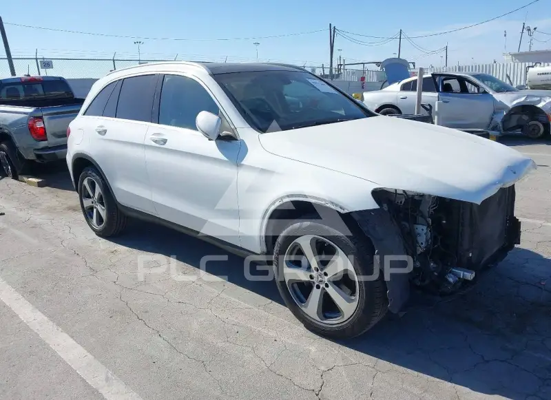2017 Mercedes Benz GLC 300 фото