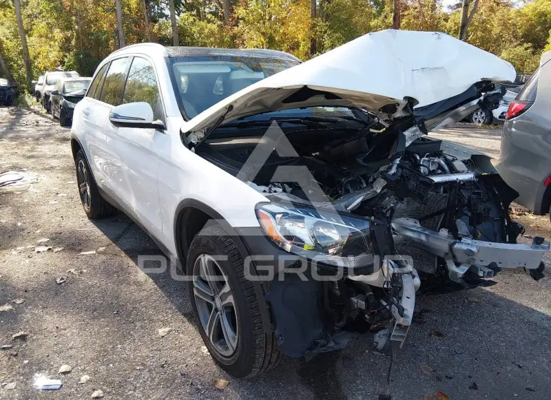 2017 Mercedes Benz GLC 300 фото