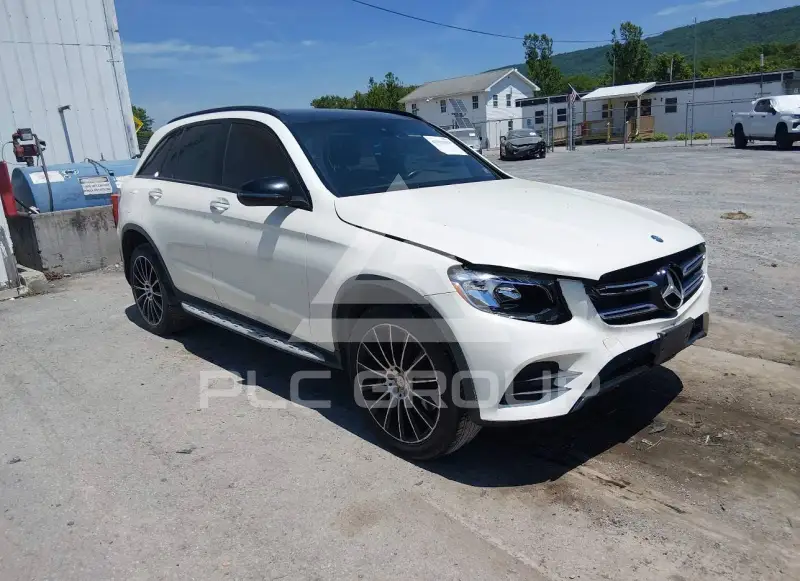 2017 Mercedes Benz GLC 300 photo