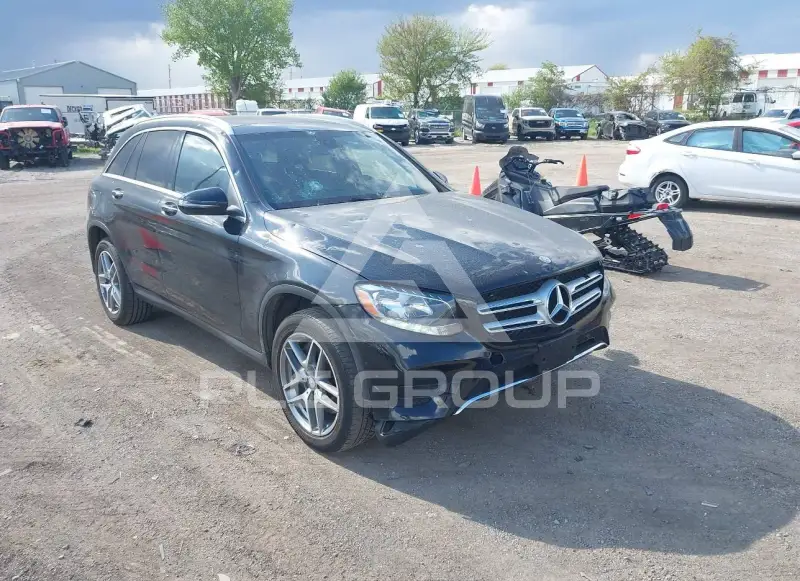 2017 Mercedes Benz GLC 300 фото