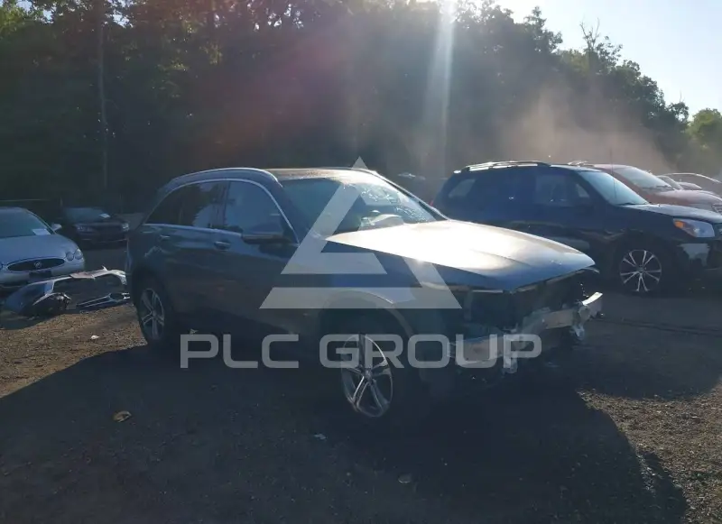 2017 Mercedes Benz GLC 300 фото