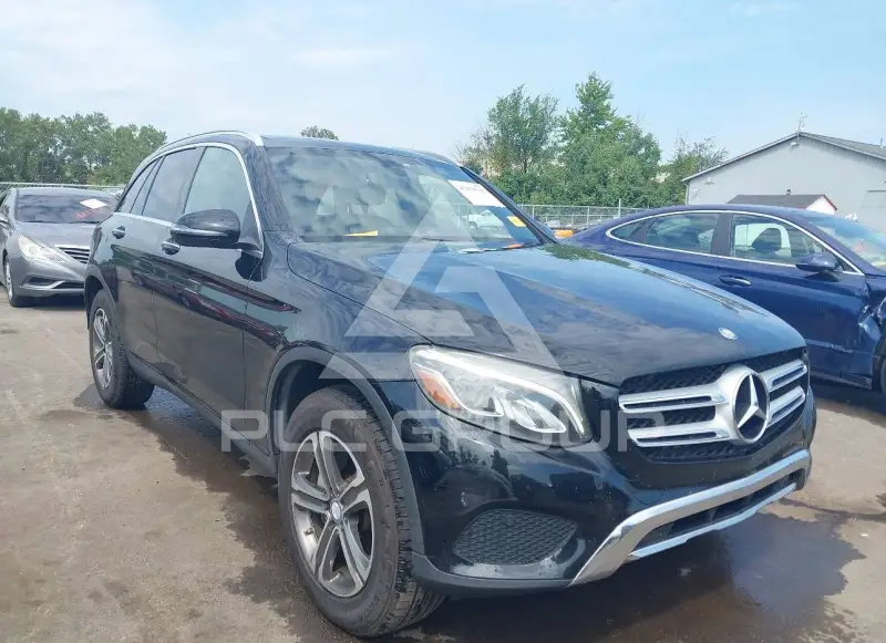 2017 Mercedes Benz GLC 300 фото