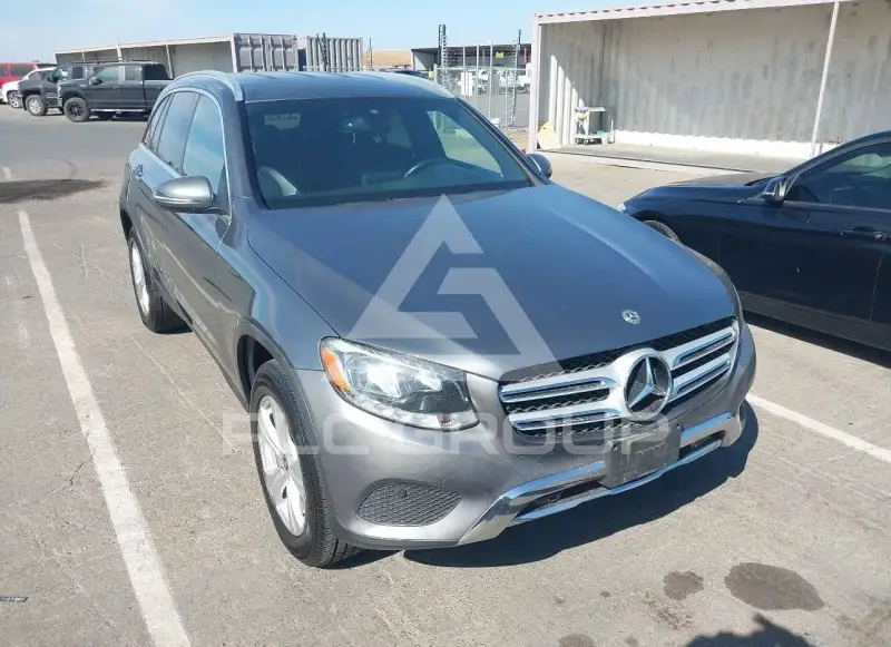 2017 Mercedes Benz GLC 300 фото