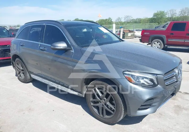 2017 Mercedes Benz GLC 300 фото
