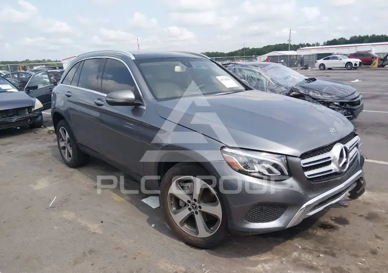 2017 Mercedes Benz GLC 300 фото