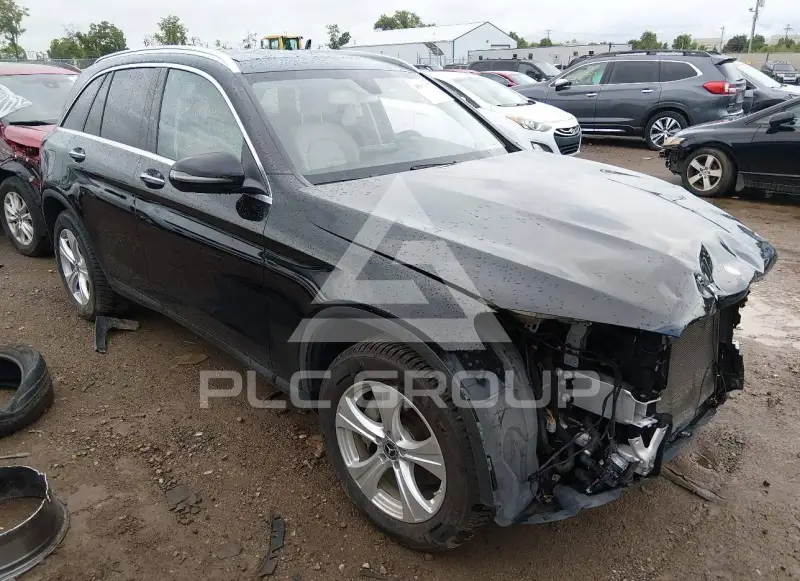 2017 Mercedes Benz GLC 300 фото