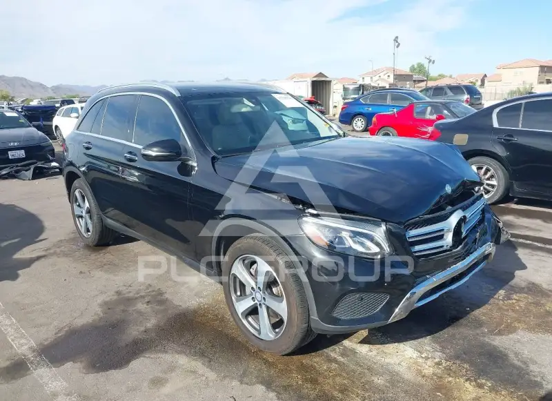 2017 Mercedes Benz GLC 300 фото