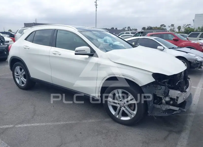 2017 Mercedes Benz GLA 250 photo