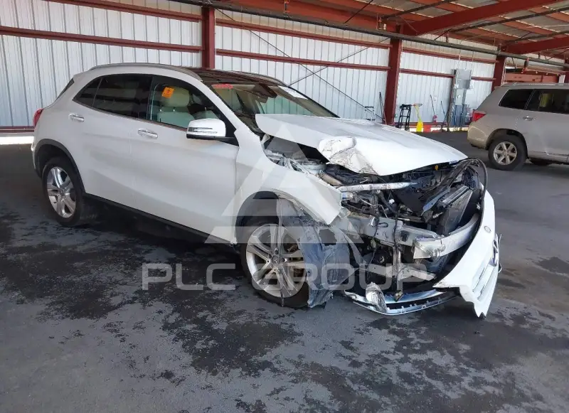 2017 Mercedes Benz GLA 250 фото