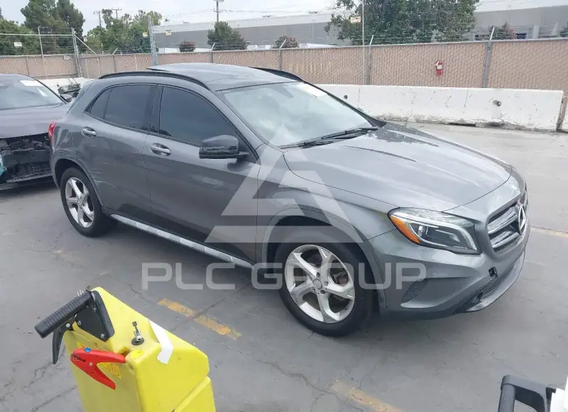 2017 Mercedes Benz GLA 250 фото