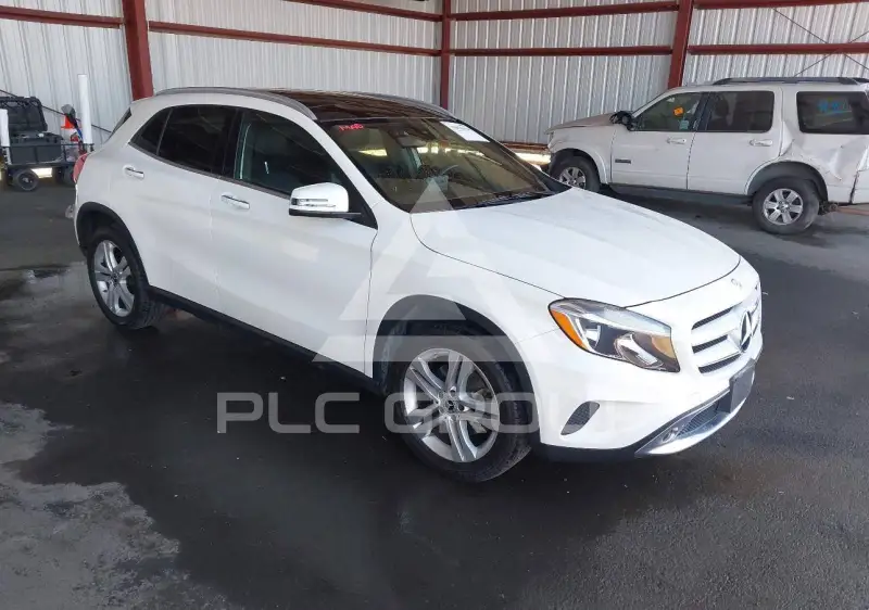2017 Mercedes Benz GLA 250 фото