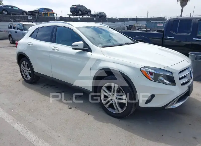 2017 Mercedes Benz GLA 250 photo
