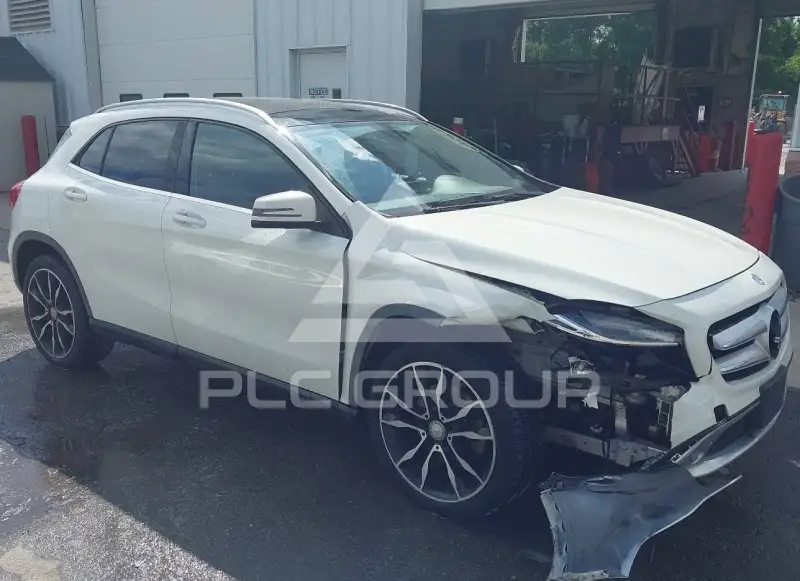 2017 Mercedes Benz GLA 250 фото