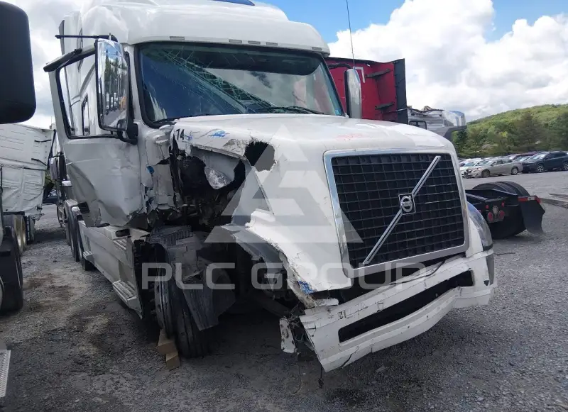 2017 Volvo VNL photo