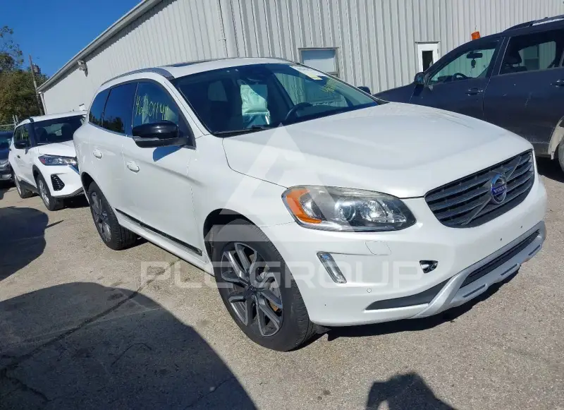 2017 Volvo XC60 photo