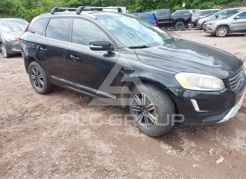 2017 Volvo XC60 photo