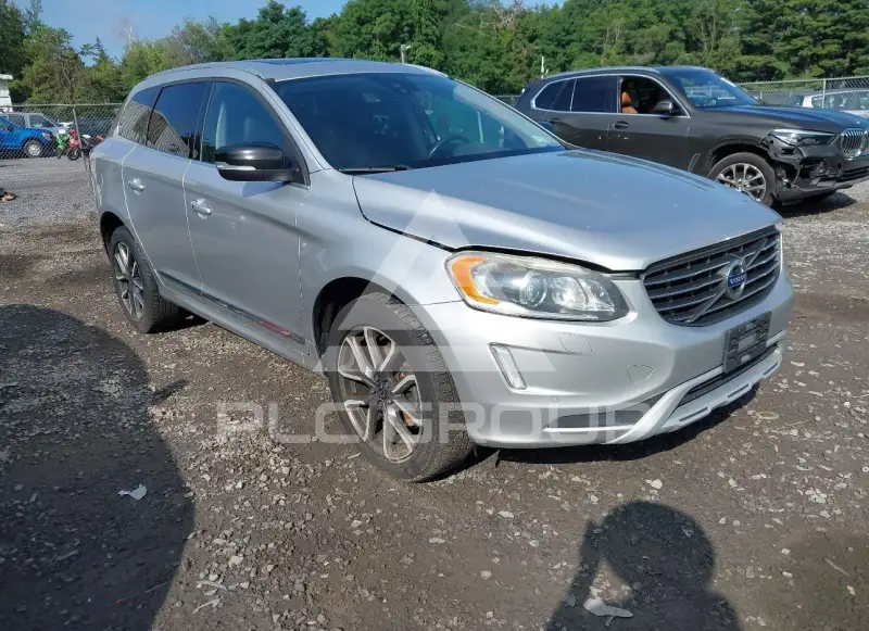 2017 Volvo XC60 photo